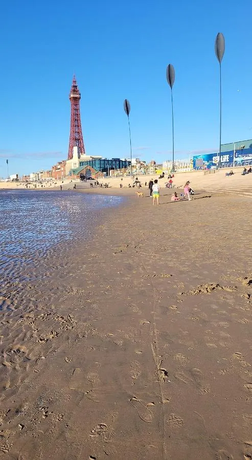 The Clevedon Bed & Breakfast Blackpool 3*,  United Kingdom