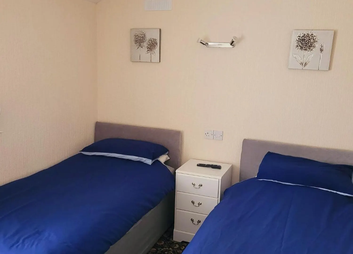 The Clevedon Bed & Breakfast Blackpool