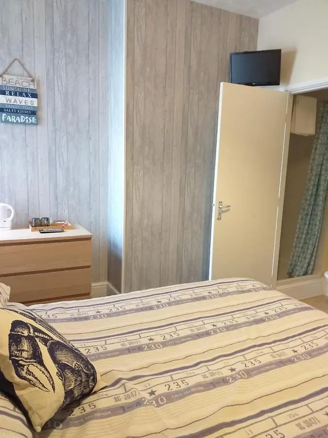 The Clevedon Bed & Breakfast Blackpool